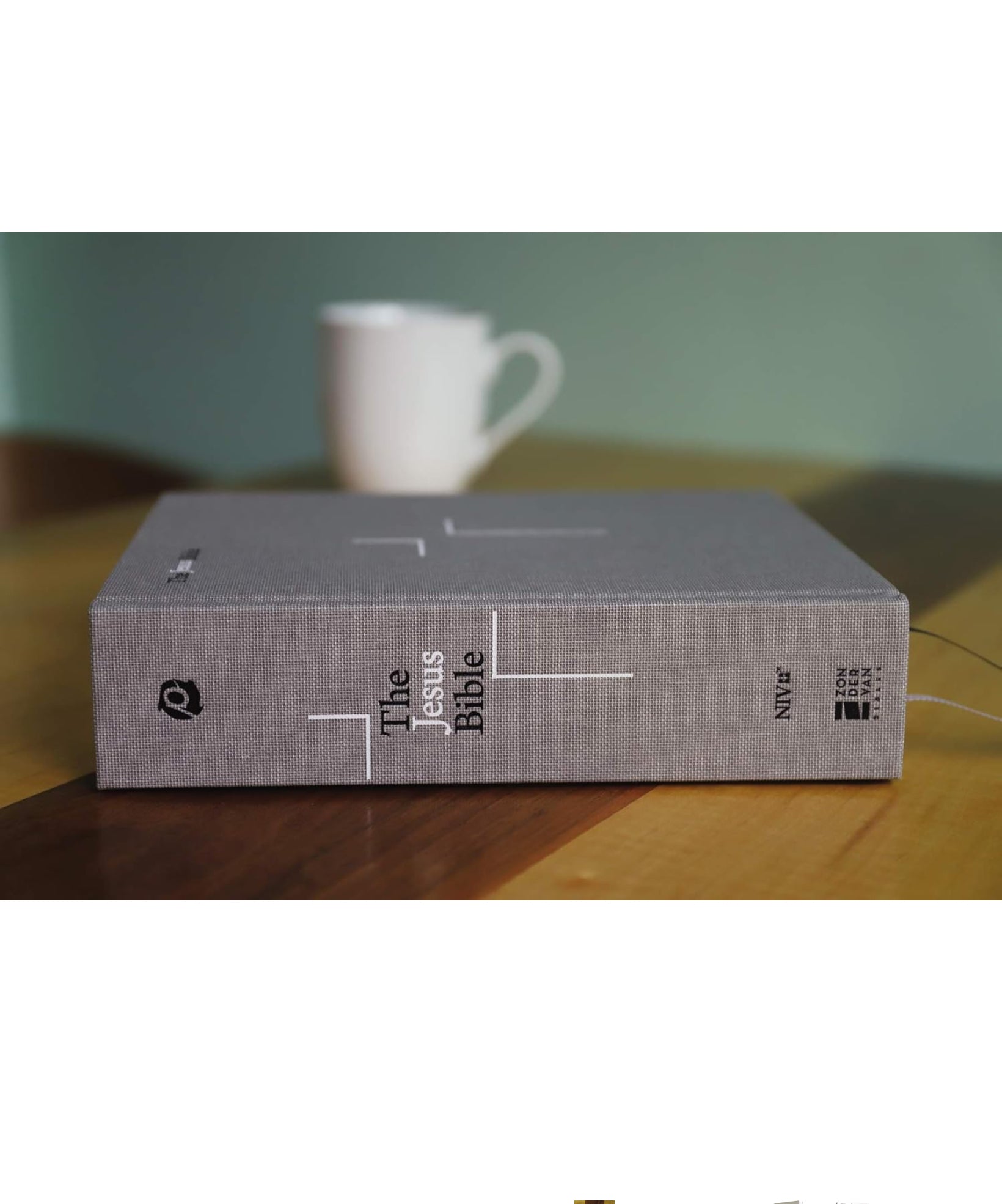 The Jesus Bible(cloth overboard grey linen)NIV - Thegiftboxcollection