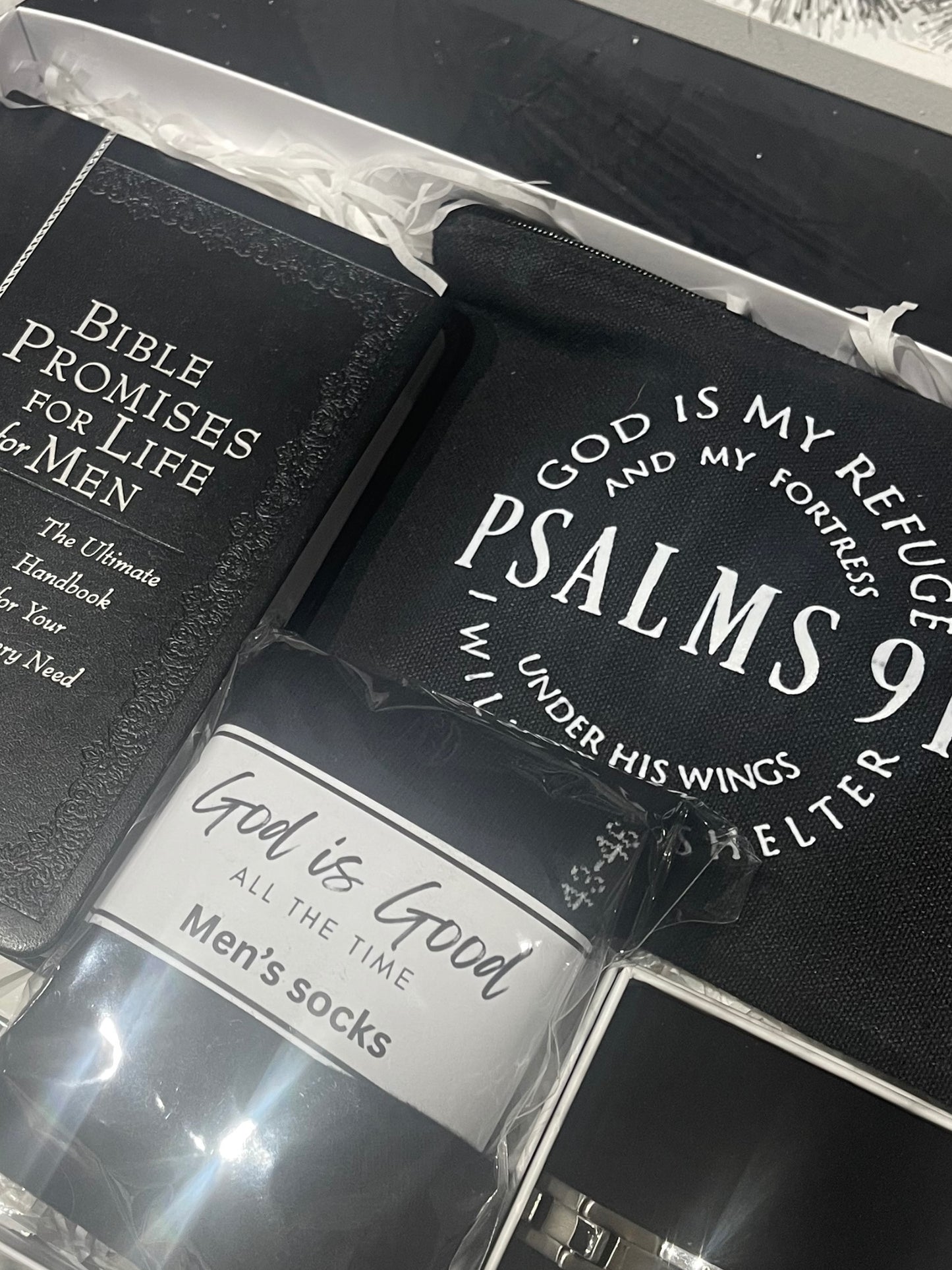 Limited Edition-Men’s Bible promises white gift box