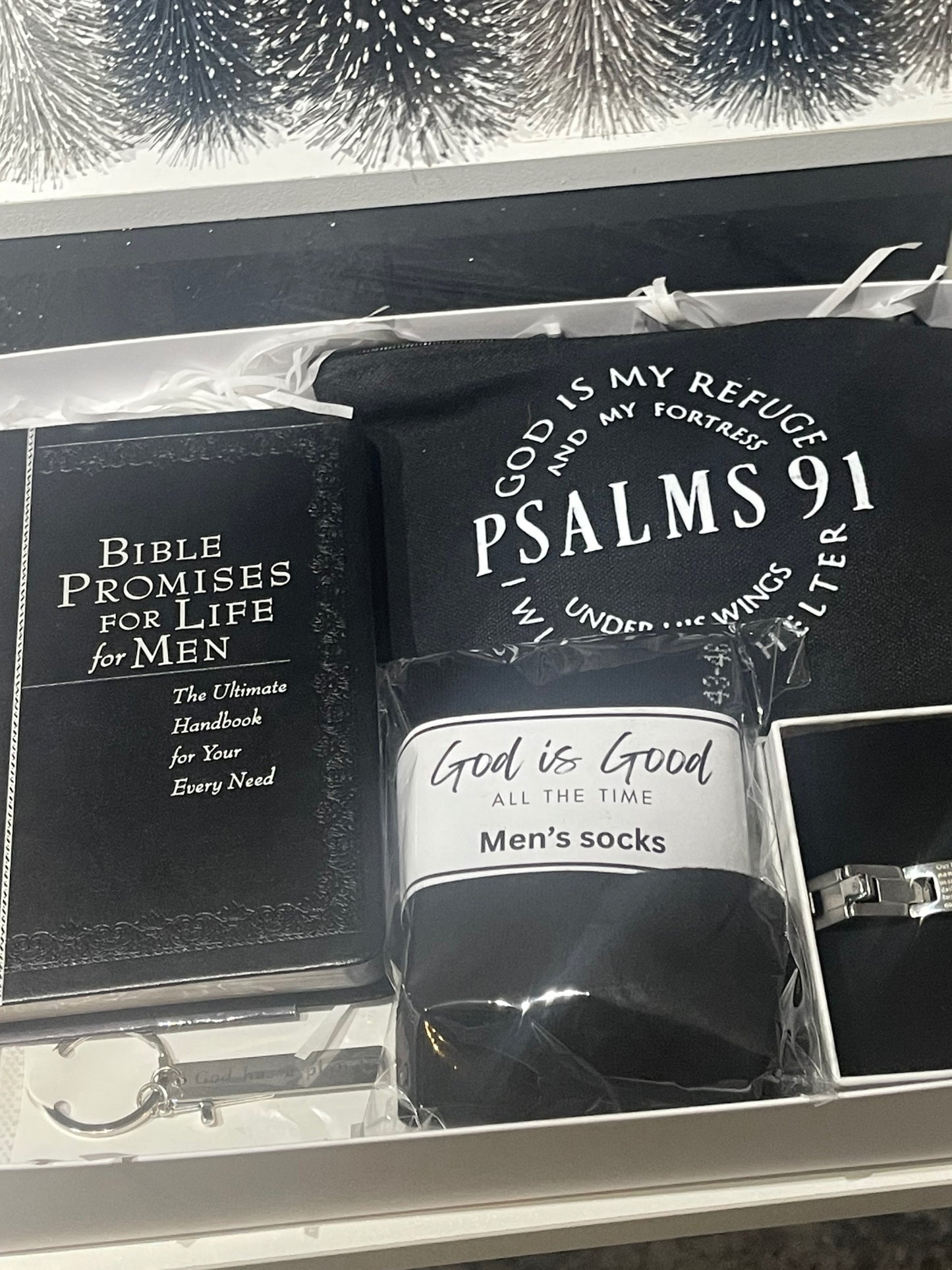 Limited Edition-Men’s Bible promises white gift box